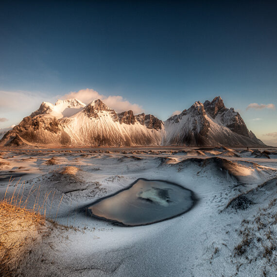Islandia Stokksnes con charca